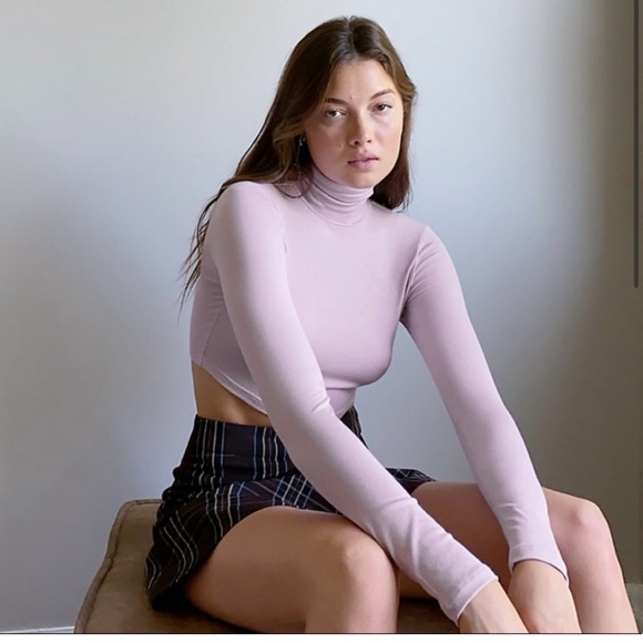 COPY - Aritzia sunday best freshman crop turtleneck longsleeve tee, size s - Picture 3 of 5